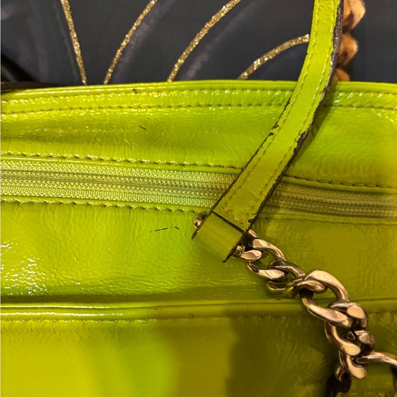 Micheal Kors Lime Green Tote Bag - Picture 5 of 13